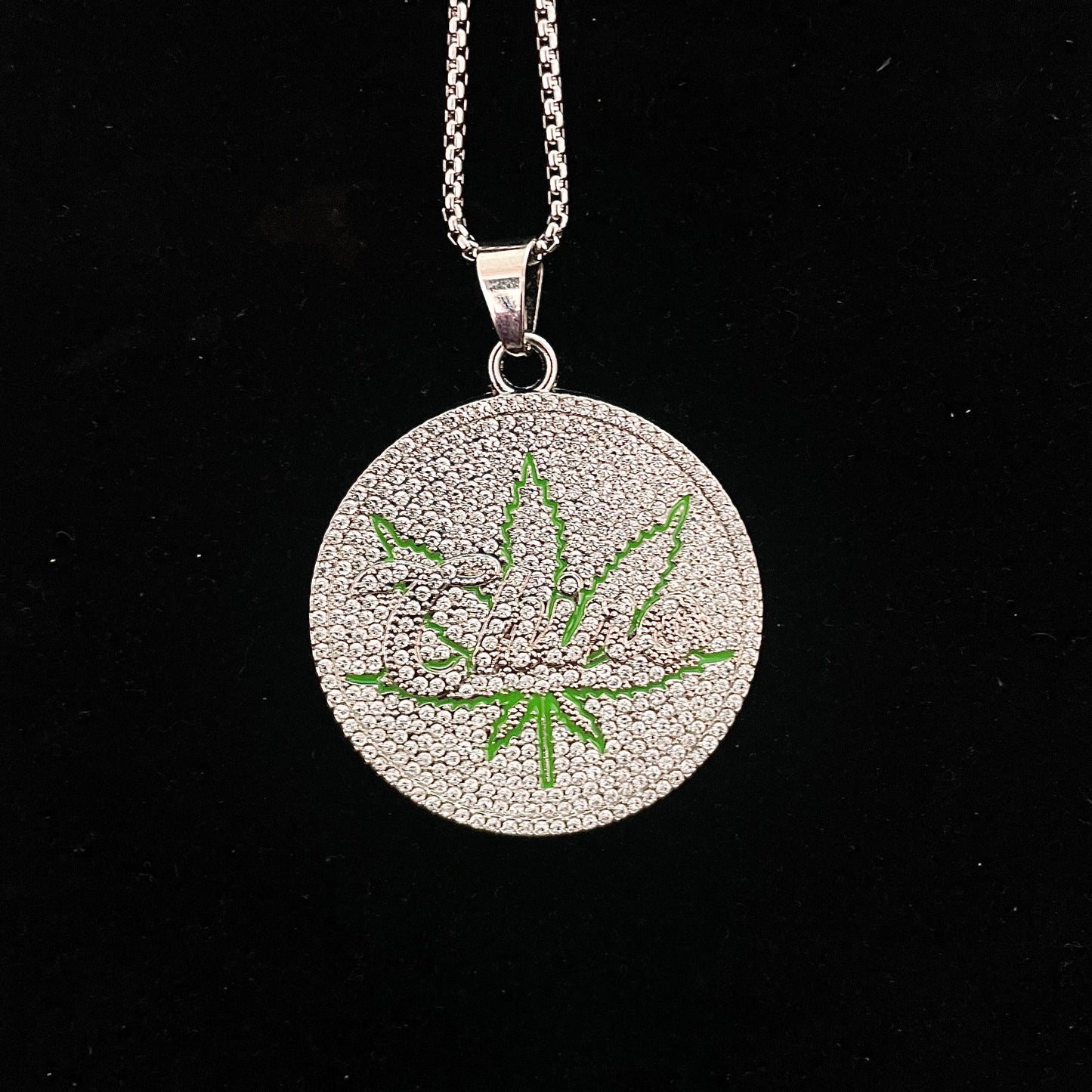 Leaf Iced Out Hip Hop Pendant Necklace With Chain