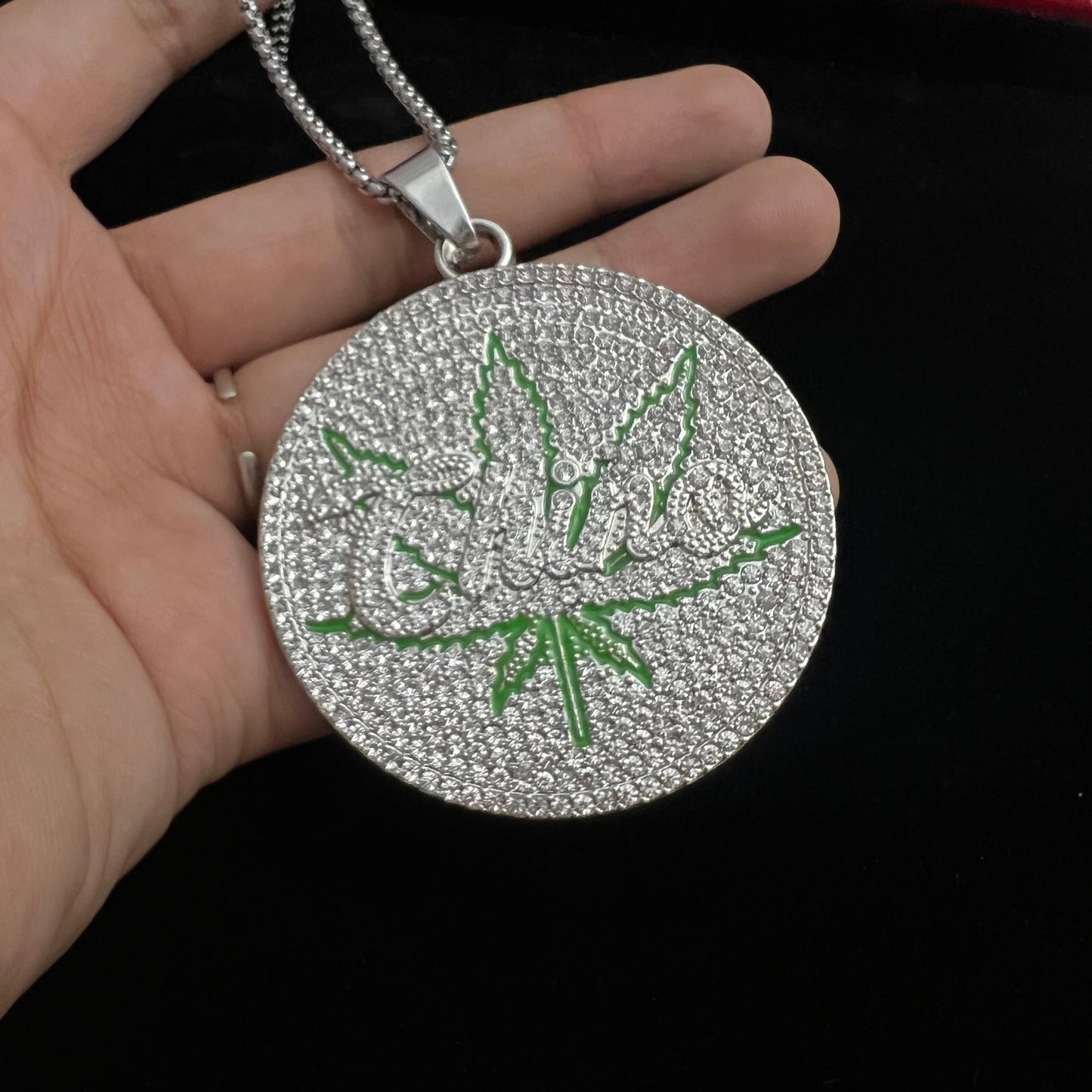 Leaf Iced Out Hip Hop Pendant Necklace With Chain