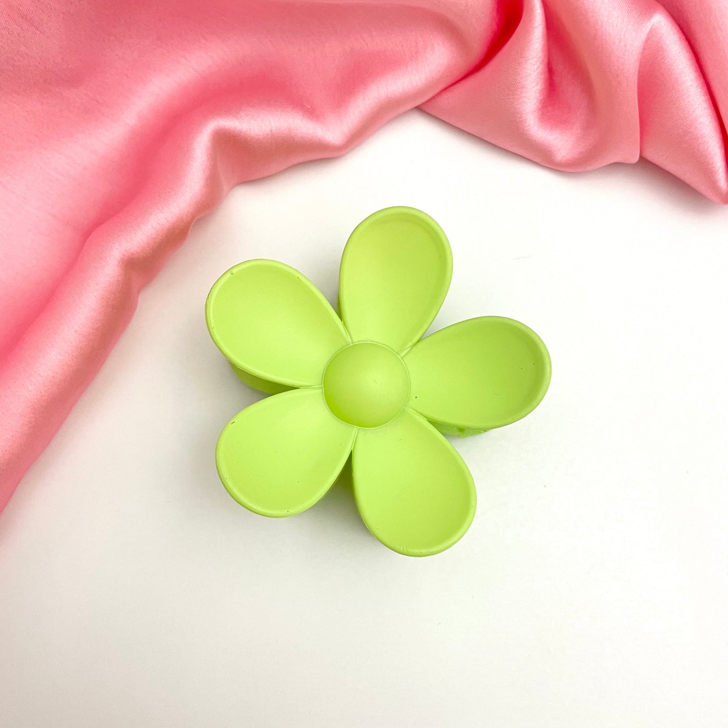 Parrot Green Flower Designed Hair Clutcher (D-9)