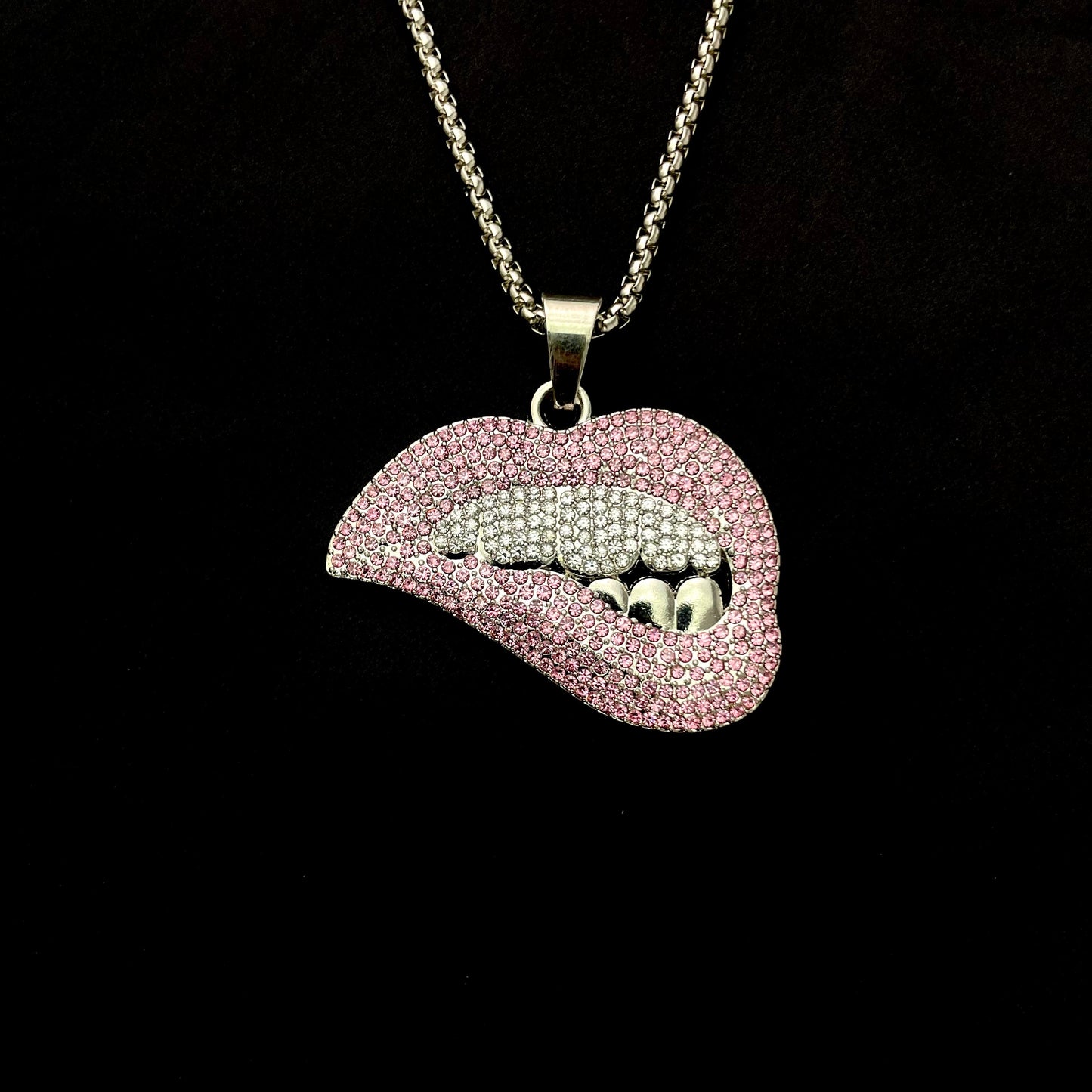 Lip Iced Out Pendant Necklace With Chain