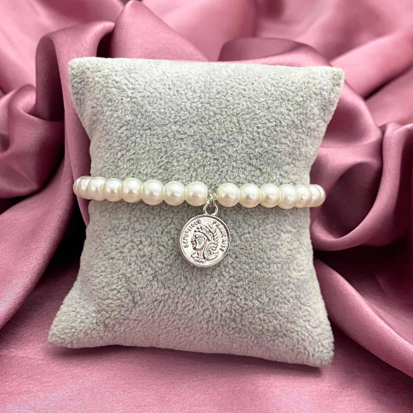 Stretchable Pearl Coin Charm Bracelet (6mm Beads)