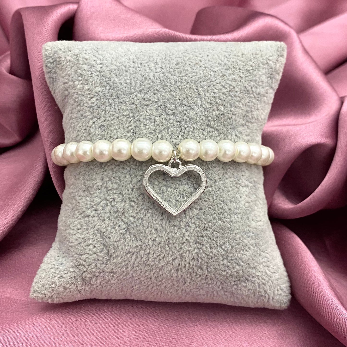 Stretchable Pearl Heart Charm Bracelet (Small Beads)