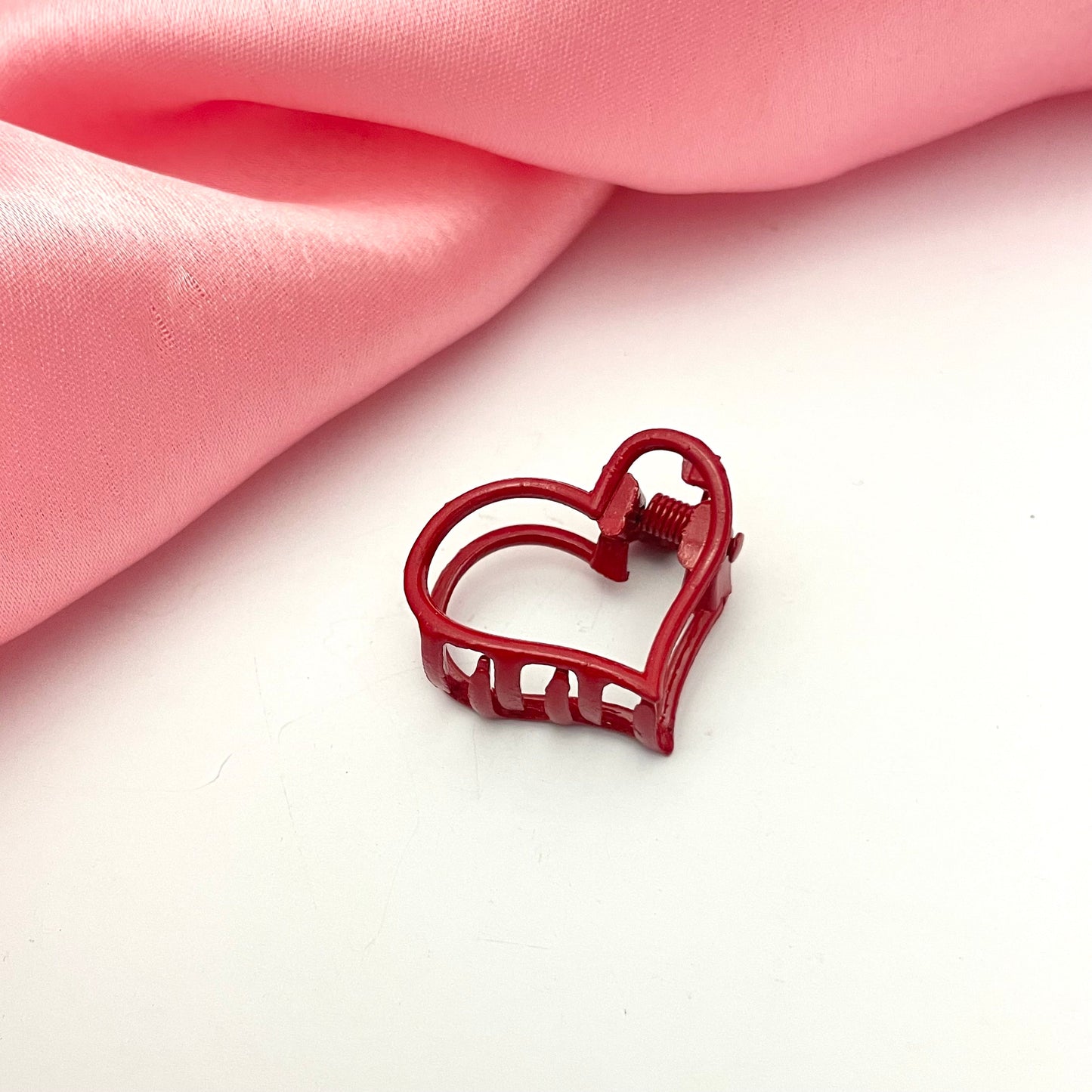 Mini Red Heart Hair Clutcher