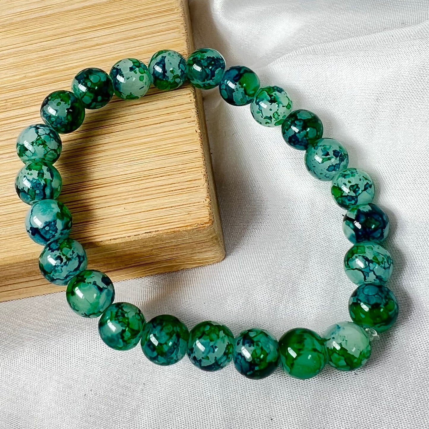 Tie-Dye Green Beads Bracelet (Big Beads)